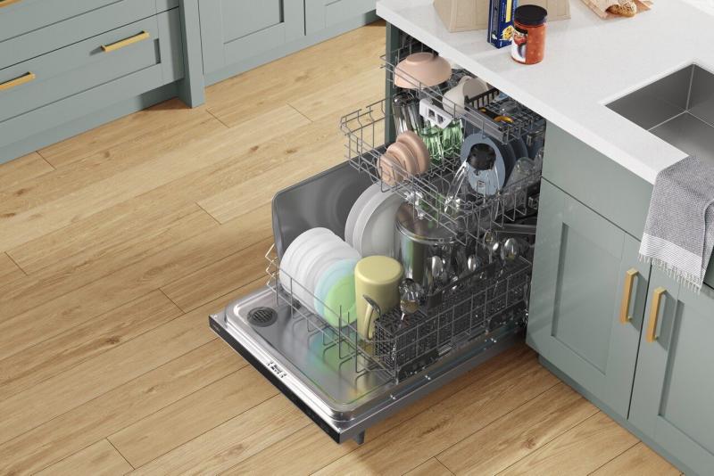 Whirlpool Fingerprint Resistant Quiet Dishwasher with third Rack