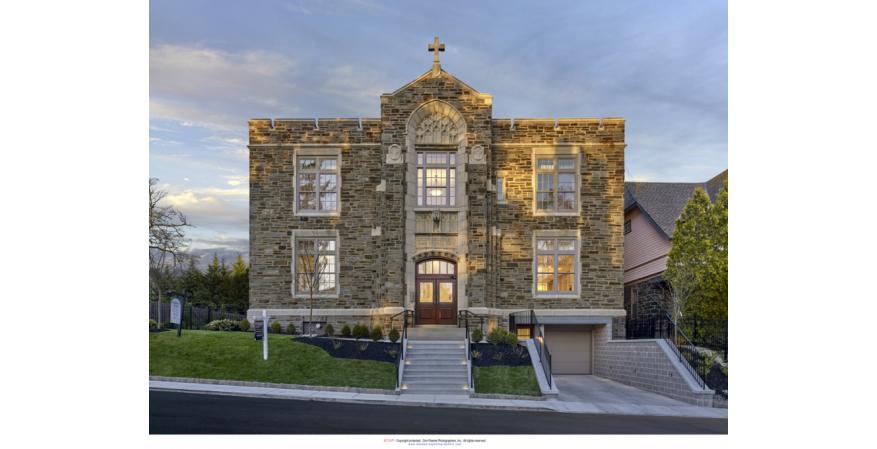 This project involved converting a Catholic grade school, built in 1925, to four residential condo flats with an underground garage. Integrity All Ultrex double hung windows recreate the style of window that was originally installed in the school. The windows fit perfectly with what was used in the old school as well as to match the current aesthetics of the Narberth, Pa., neighborhood.