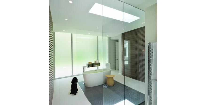 When a young couple with children and dogs bought a 1963 Mid Century-style residence in Houston that needed spatial reorganization, they asked Murphy Mears Architects and Kuhl Linscomb Design (KLD) to reconfigure the master bath