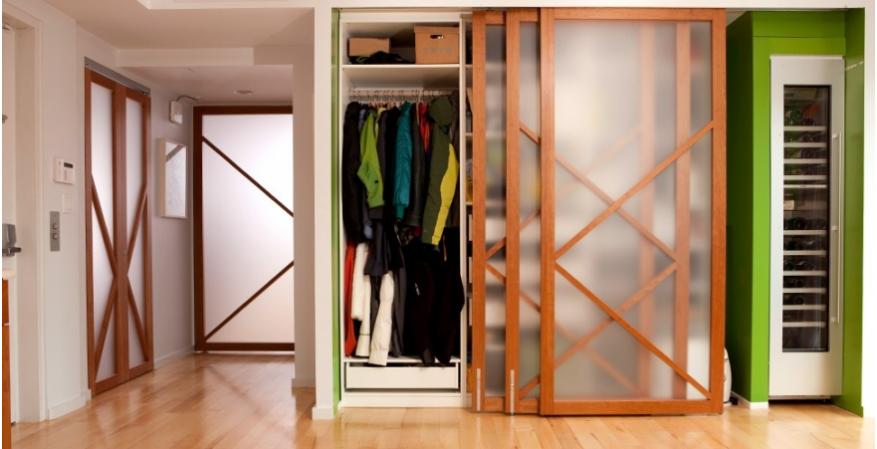 Raydoor offers a wide variety of ultra-hip aluminum and wood modern sliding or telescoping interior doors and wall panels