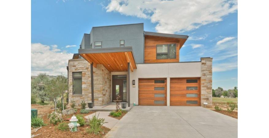 The Granary features contemporary homes that offer panoramic views of the Rocky Mountains. To maximize the vistas, Integrity windows and French doors were included in the plans. The windows and doors were the perfect choice to provide the fit, sleek styling and durable finishes the owners were looking for in this Colorado mountain neighborhood.