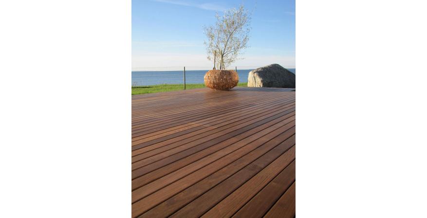 Thermory USA wood deck