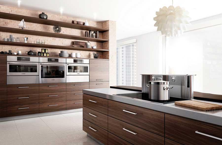 https://www.residentialproductsonline.com/sites/rpo/files/styles/content_full/public/Bosch-Home-Appliances-Full-Kitchen.jpg?itok=a6fClgsj
