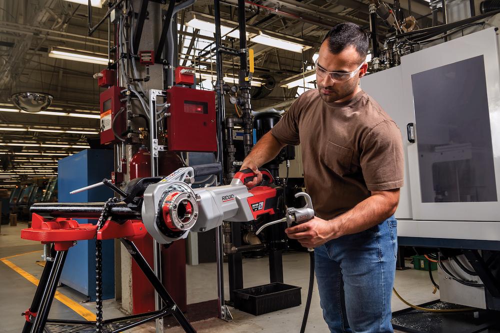 RIDGID Introduces its First Cordless Threader: 760 FXP Power Drive with FXP Battery