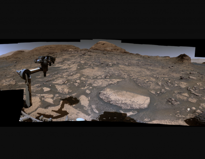 nasa's mars curiosity rover showing landscape