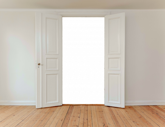 Wooden Interior Door Photo: Pixabay