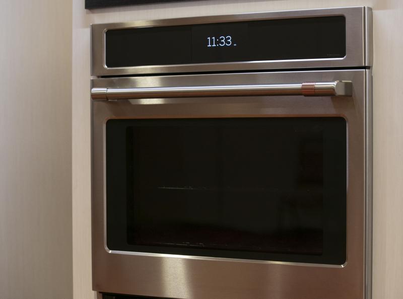 GE Debuts Wall Oven With Built-In Air Fryer | Residential Products Online